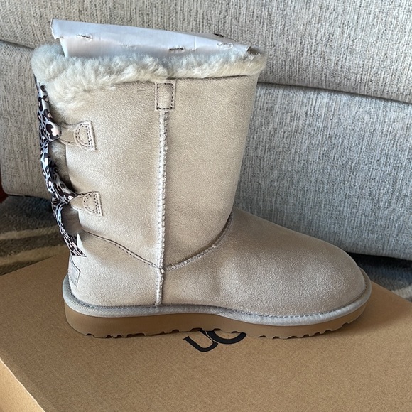 Ugg Bailey Bow Leopard - Picture 7 of 11